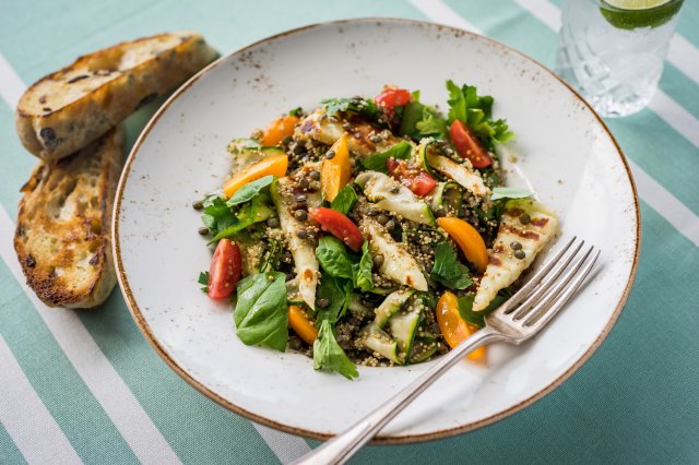 Zucchini_halloumi_tomato_salad -1800